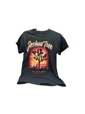 Joshua Tree Solid Black Short Sleeve Graphic T-Shirt Size Small